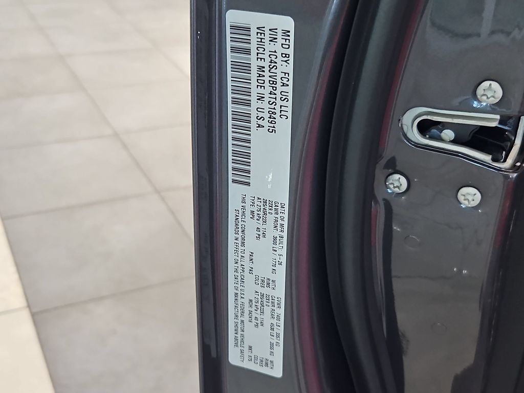 New 2026 Baltic-Gray Metallic Clear-Coat Exterior Paint Jeep Limited Reserve image 32