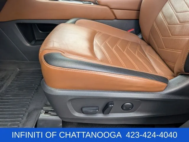 Used 2023 Black Nissan Platinum image 22