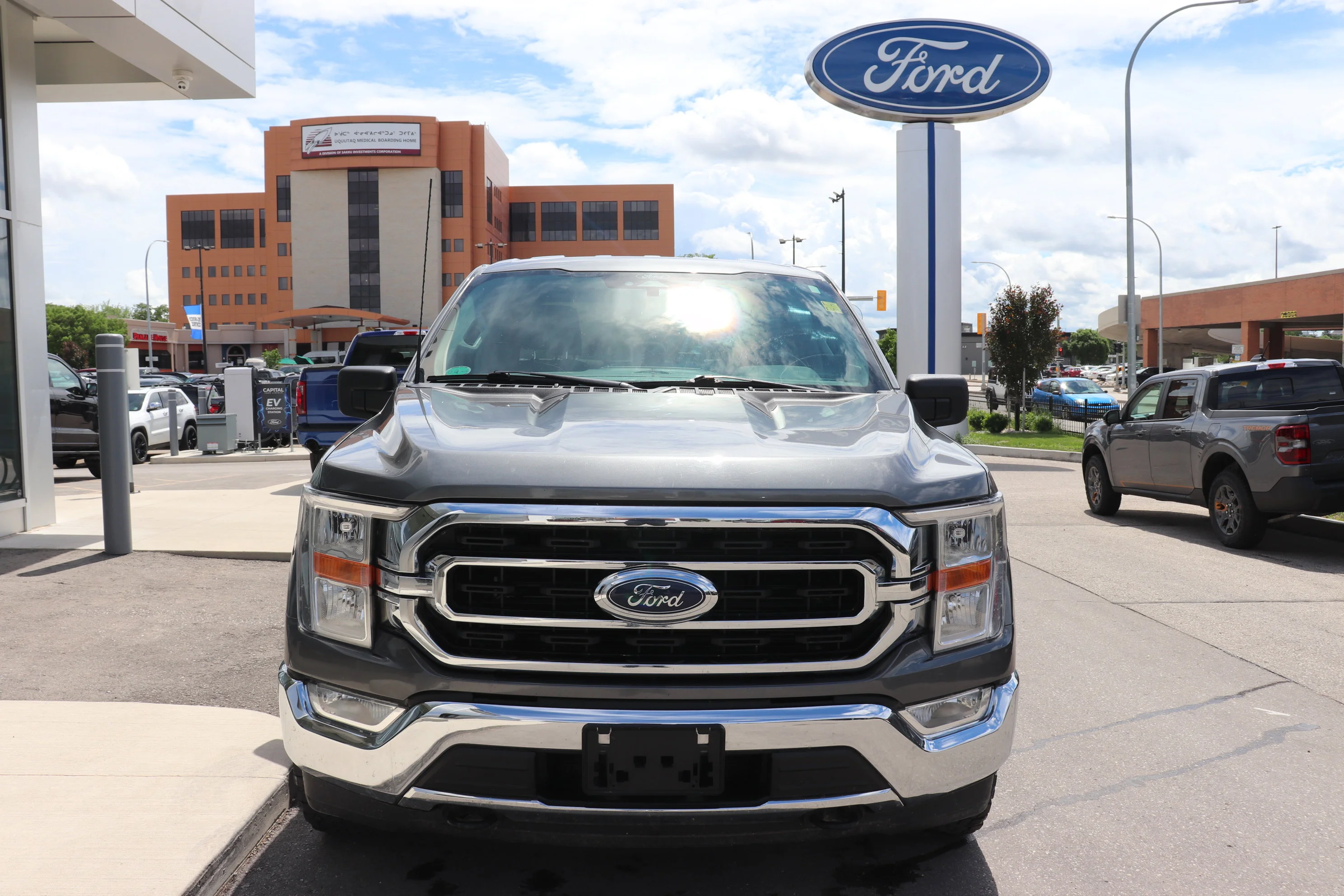 Used 2022 Gray Ford XLT 4WD SuperCrew 5.5