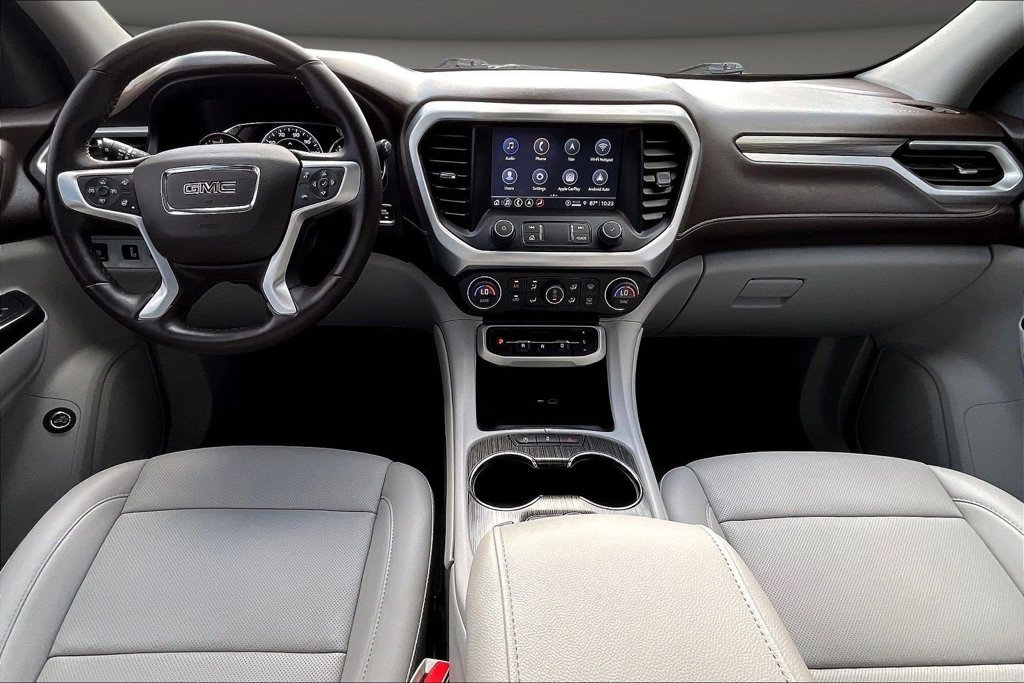 Used 2023 White GMC SLT image 9