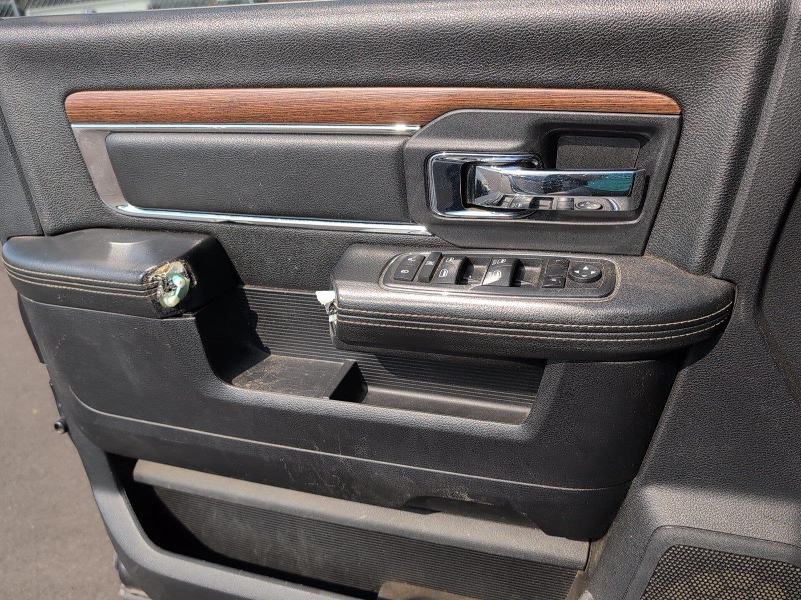 Used 2014 Bright White Clearcoat Ram Laramie image 15
