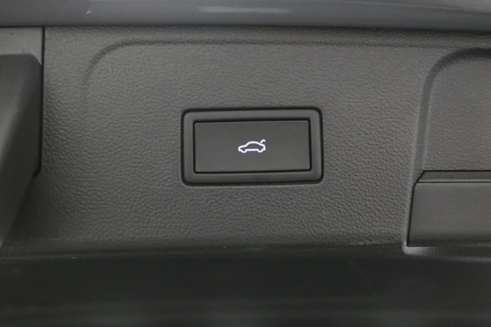 Used 2025 Pure Gray Volkswagen 2.0T Peak Edition image 17
