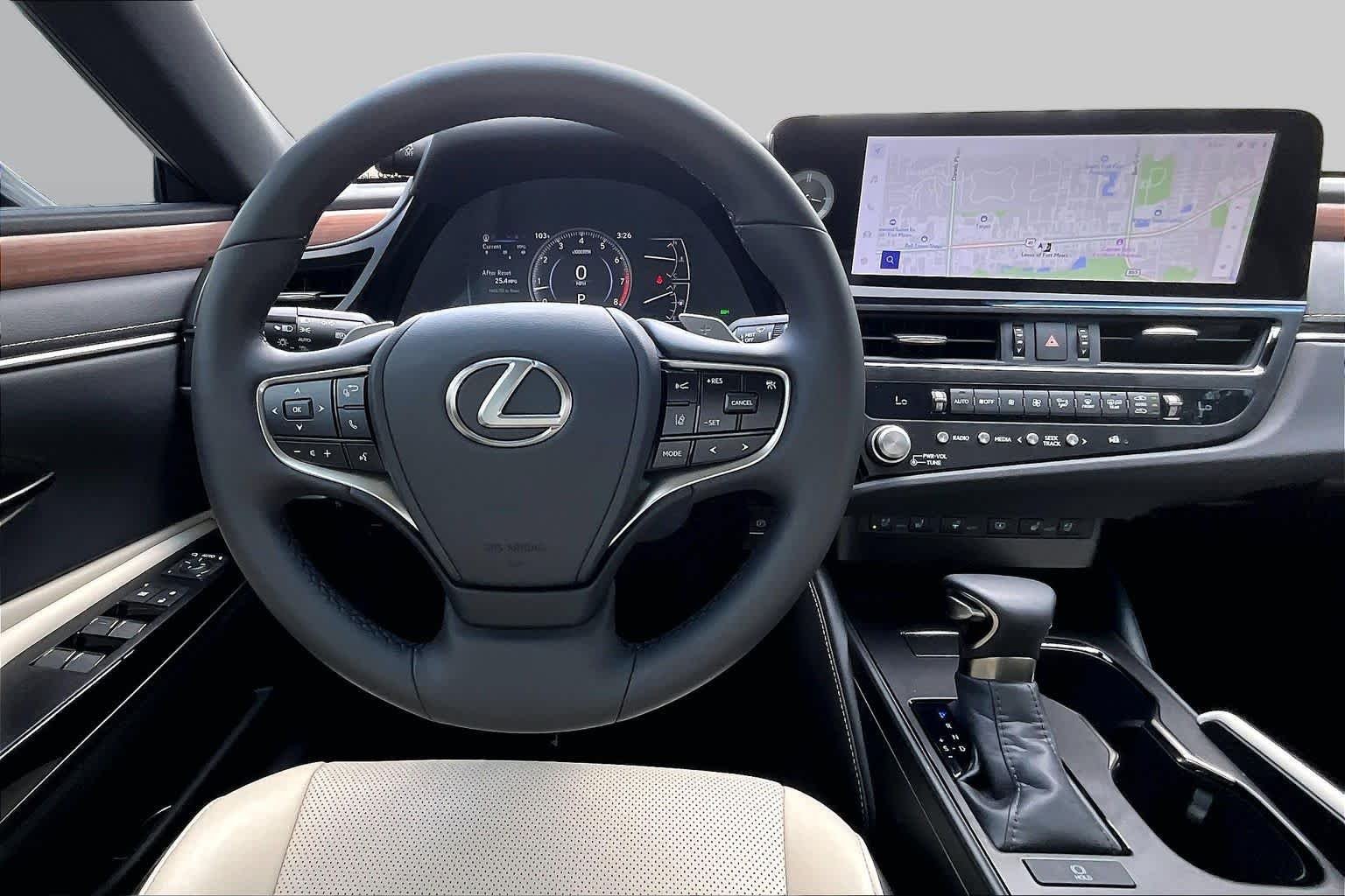 Used 2025 Eminent White Pearl Lexus  image 6