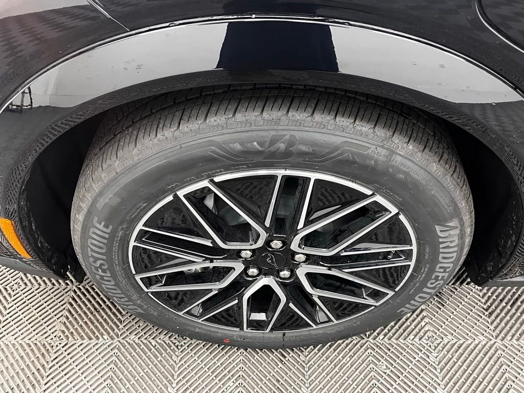 New 2026 Black Ford Premium image 17