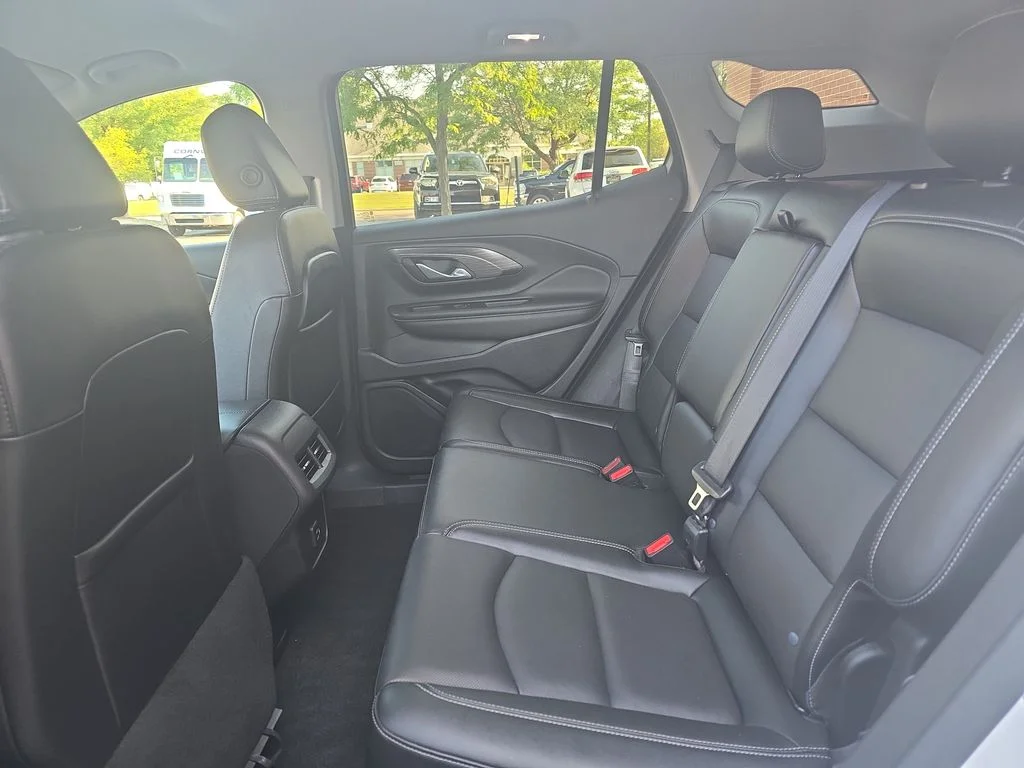 Used 2024 White GMC SLT image 14
