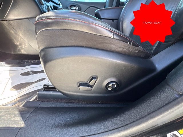 Used 2018 Diamond Black Jeep Trailhawk image 13