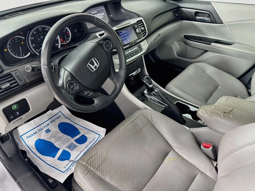 Used 2014 Silver Honda EX-L image 10