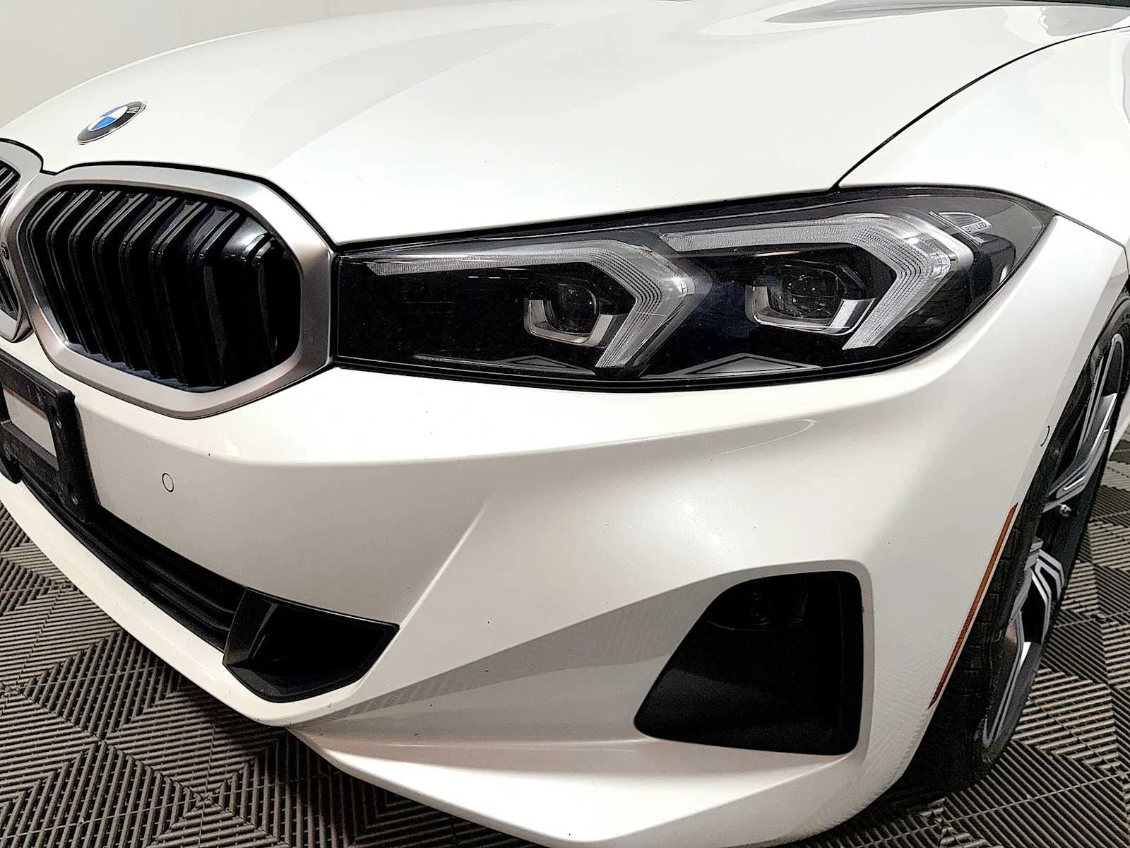 2024 BMW 3 Series 330i - Photo 26
