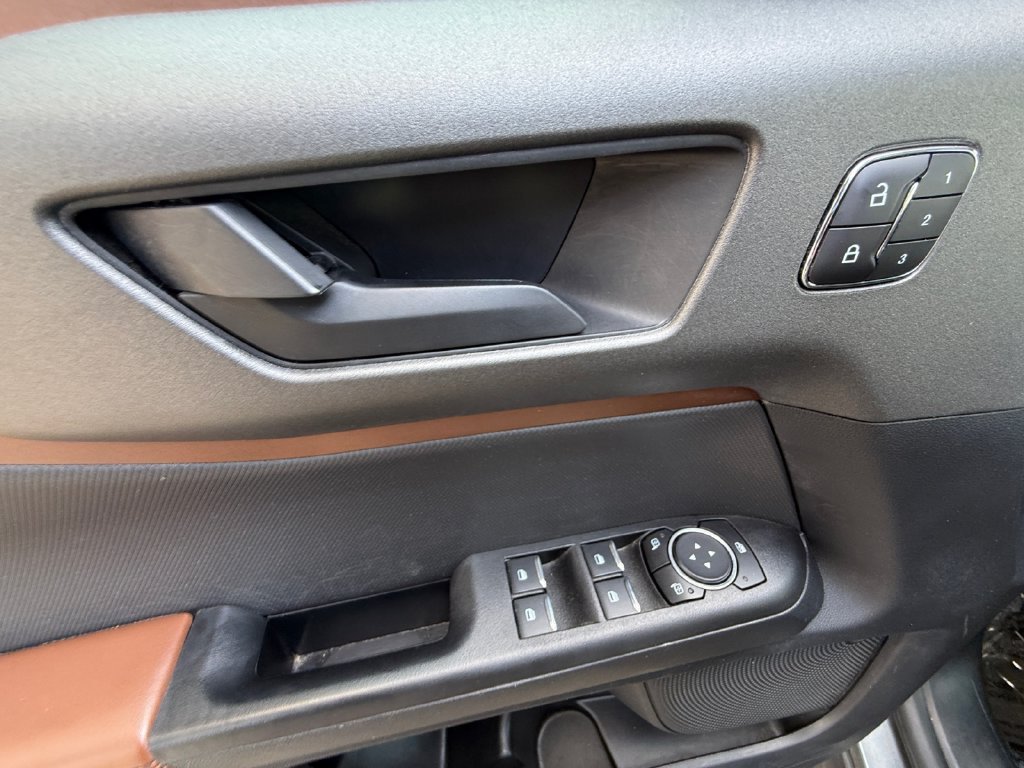 Used 2025 Gray Ford Outer Banks image 11