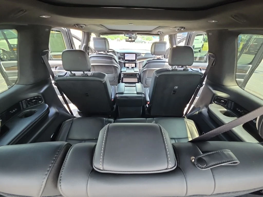 2023 Jeep Grand Wagoneer Series II - Photo 30
