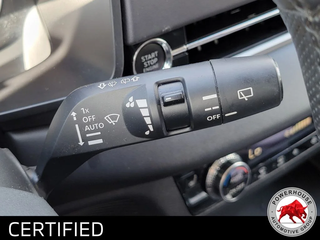 Used 2024  Mitsubishi SE image 32