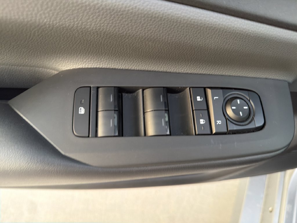 Used 2025  Toyota LE image 10