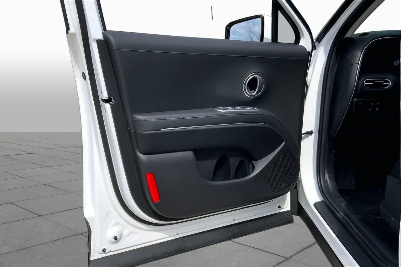 New 2026 Creamy White Pearl Hyundai SE FWD image 10