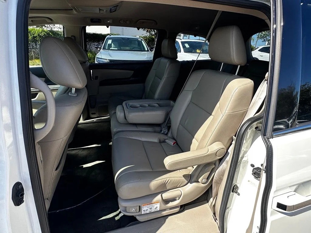 Used 2015 White Honda Touring image 17