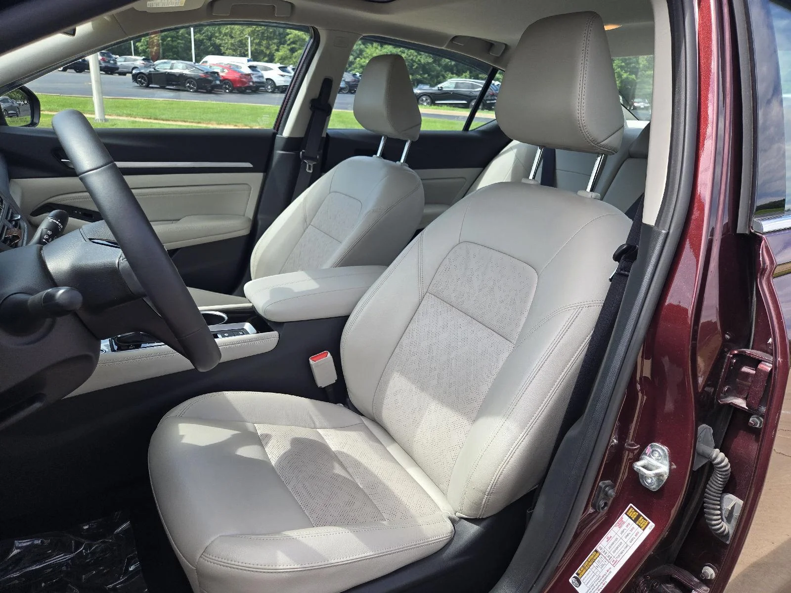 Used 2023 Garnet Pearl Metallic Nissan 2.5 SL image 11