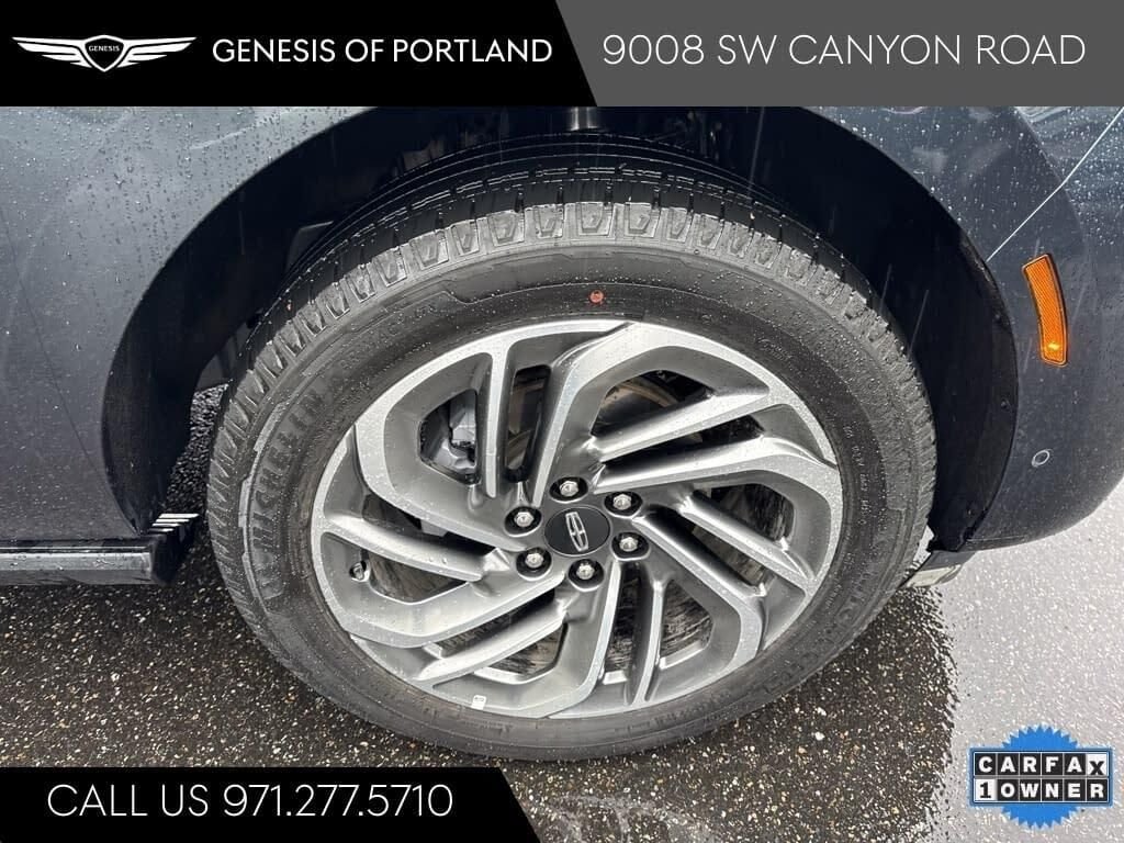 Used 2025 Blue Metallic Lincoln Reserve image 9