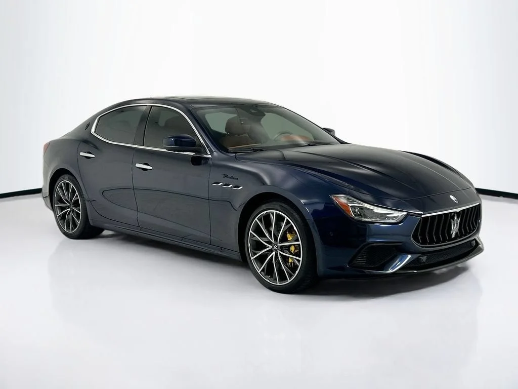 Used 2023  Maserati Modena image 3