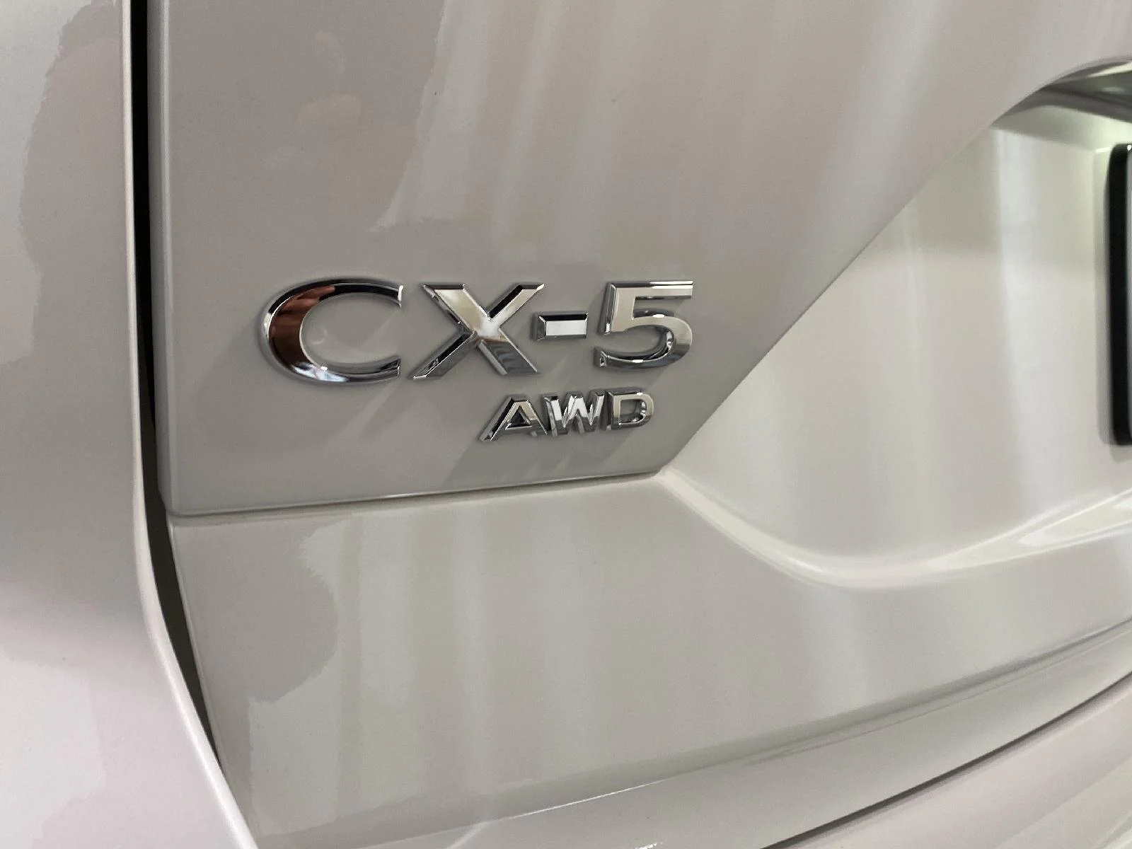Used 2025 Rhodium White Metallic Mazda 2.5 S Carbon Edition image 16