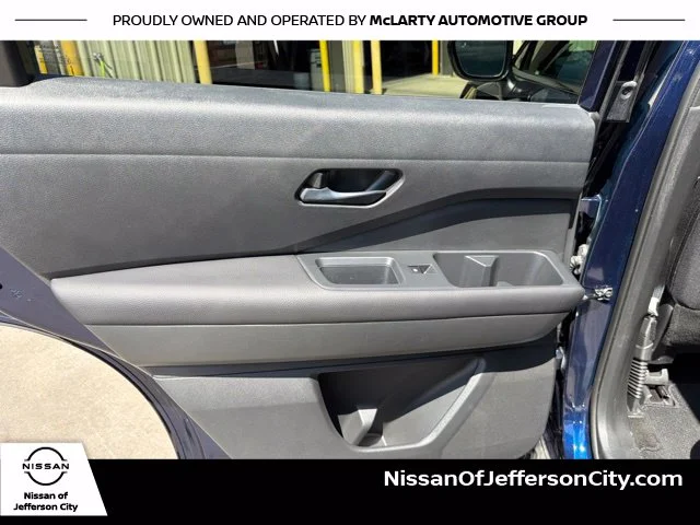 Used 2025 Blue Nissan SV image 14