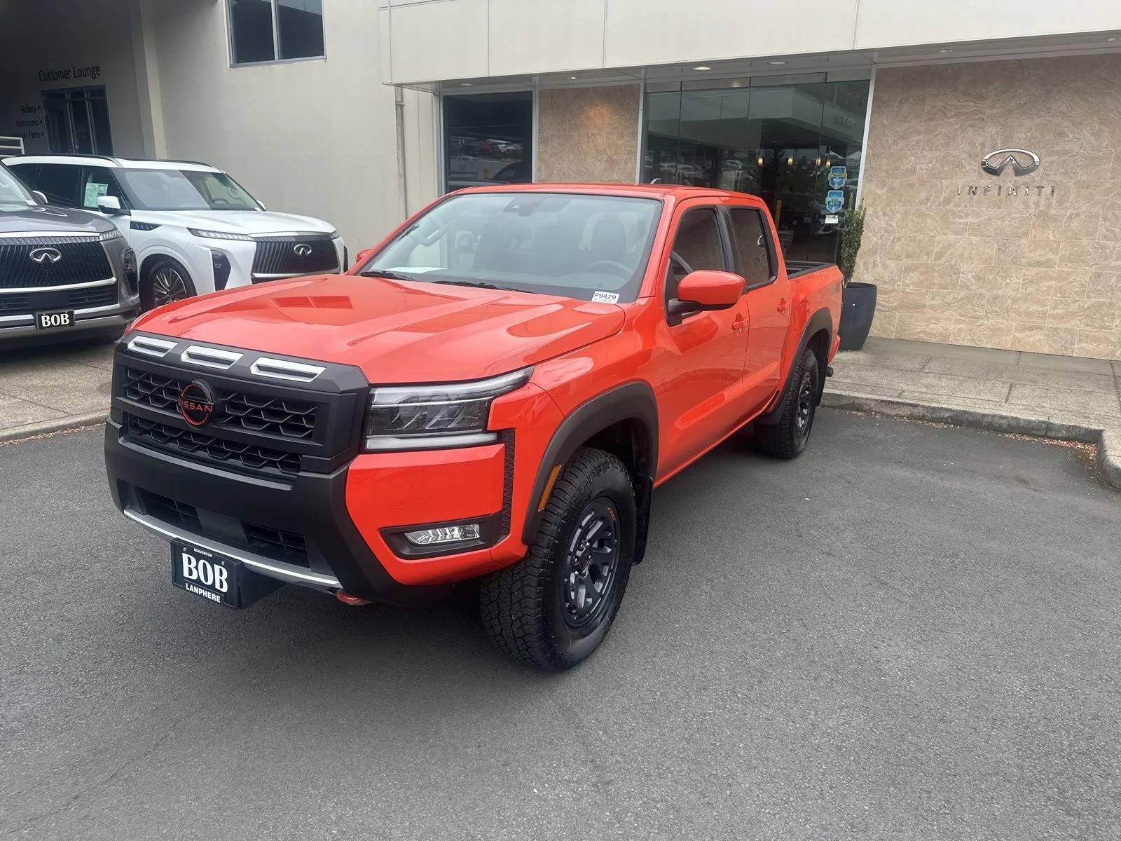 2025 Nissan Frontier's photo