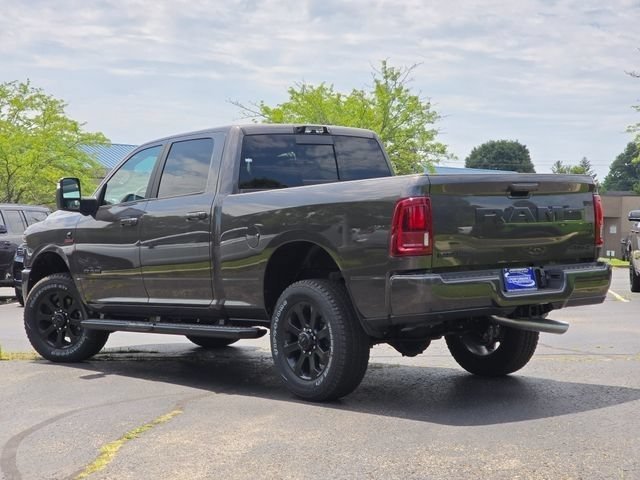 New 2026 Granite Crystal Metallic Clear-Coat Exterior Paint RAM Laramie image 35