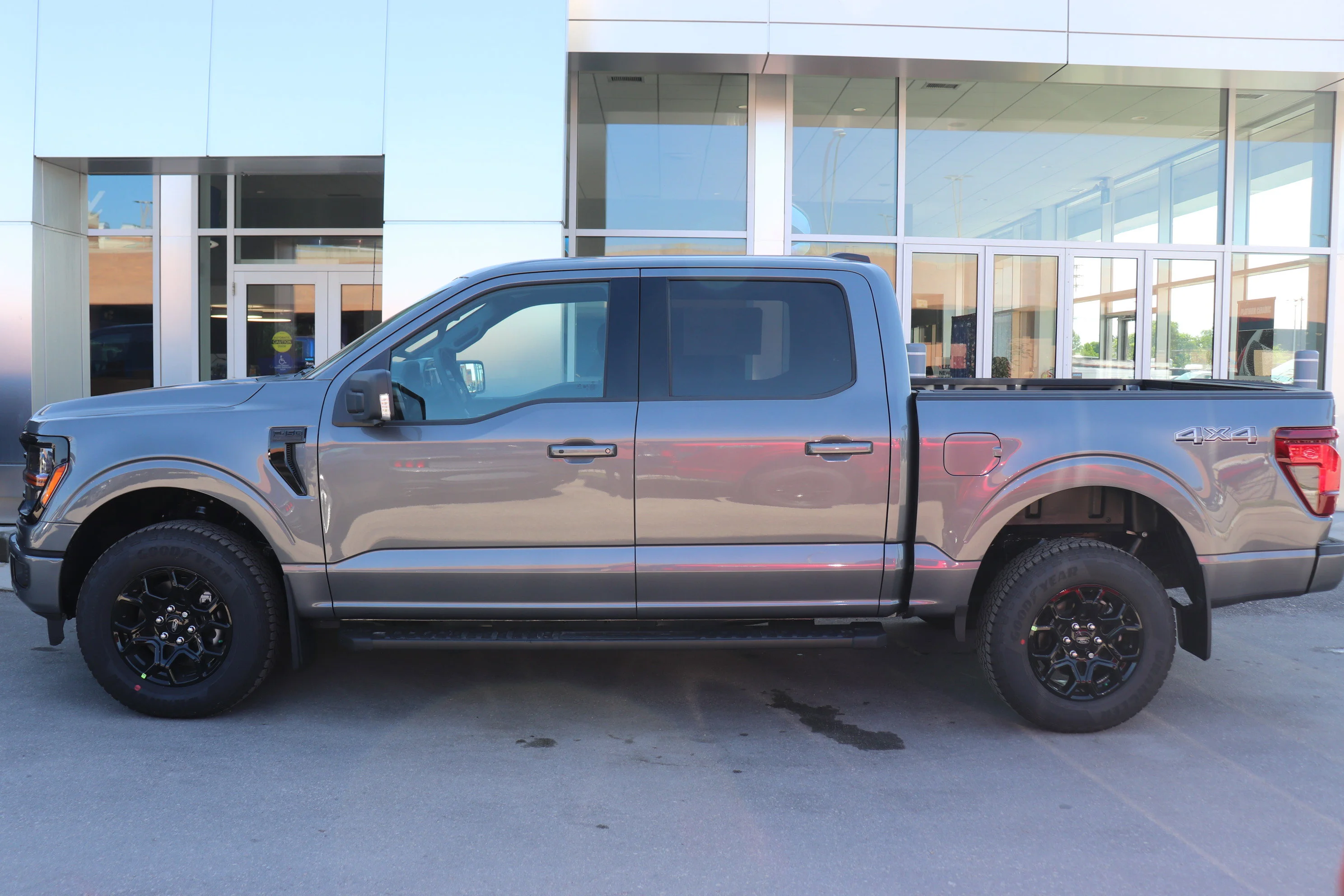 New 2026 CARBONIZED GREY METALLIC Ford XLT image 3