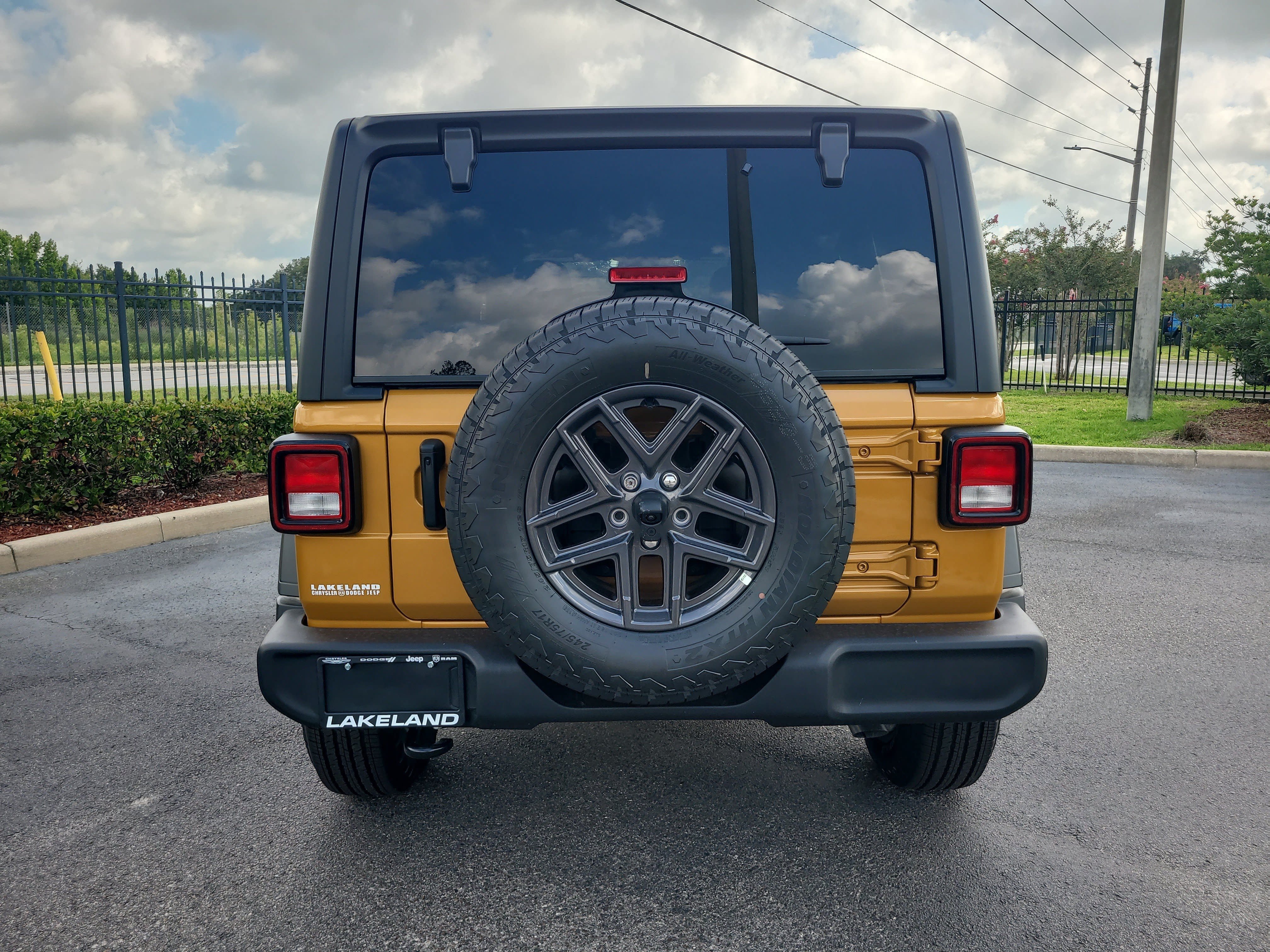 New 2026 Goldilocks Jeep Sport S image 7