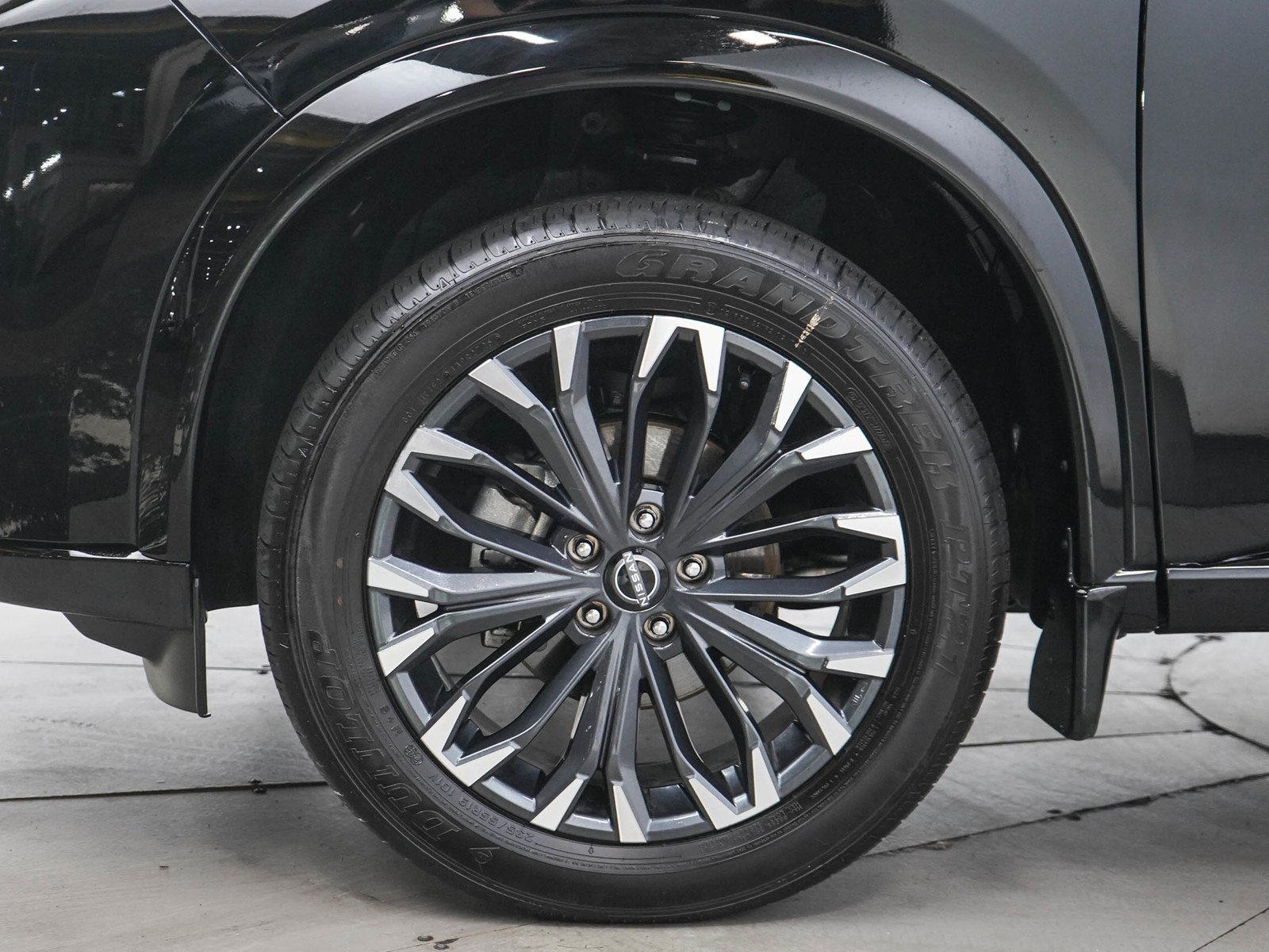 Used 2026 Super Black Nissan AWD Platinum *Ltd Avail* image 30