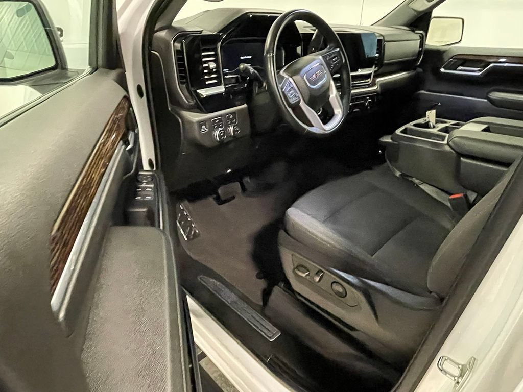 Used 2023 Summit White GMC Elevation image 18