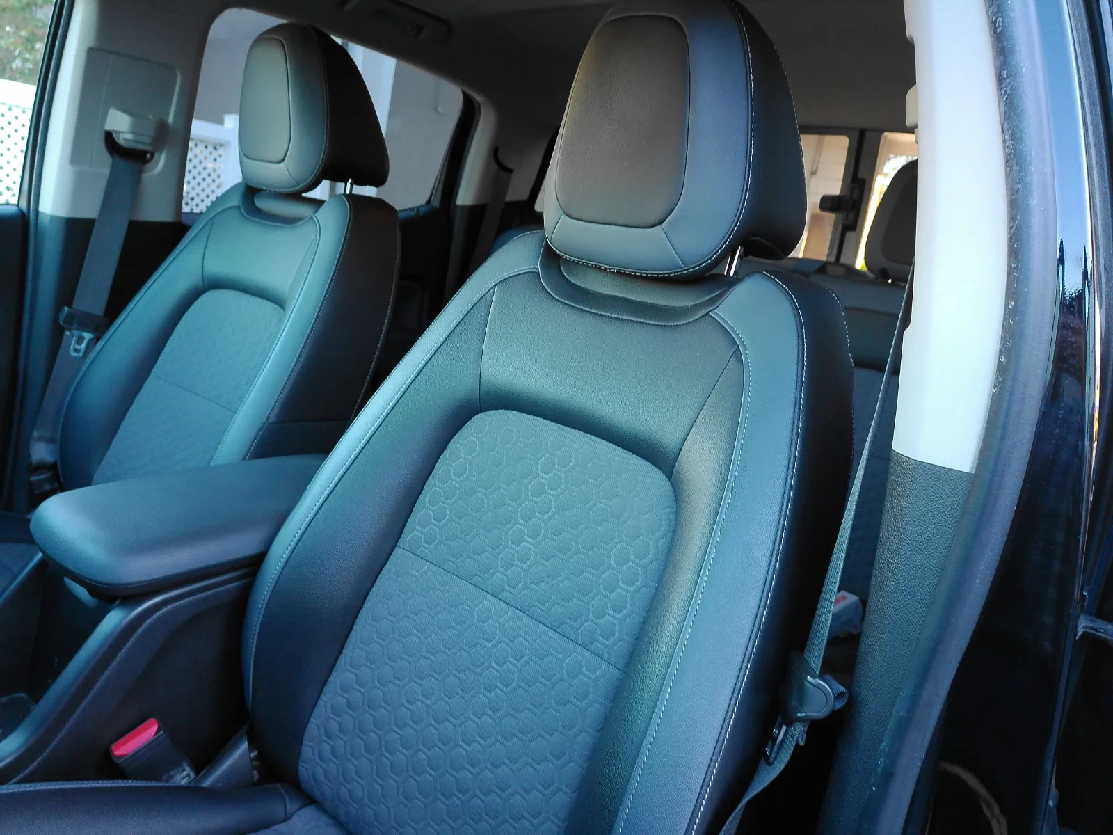Used 2016 Black Chevrolet Z71 image 13