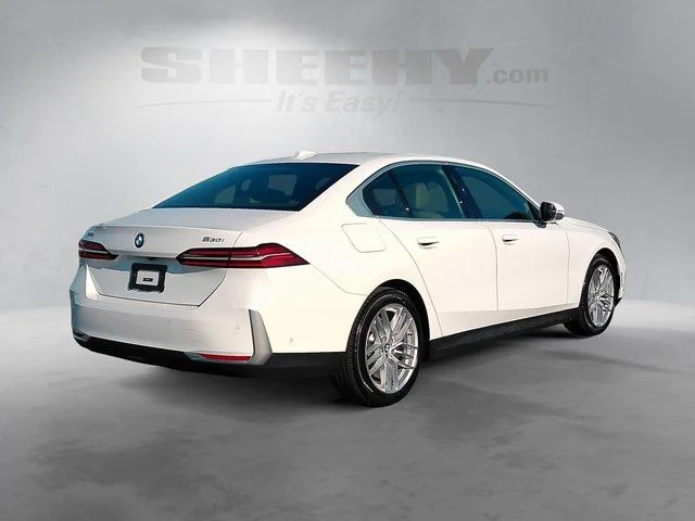 Used 2024 White BMW 530i xDrive image 13