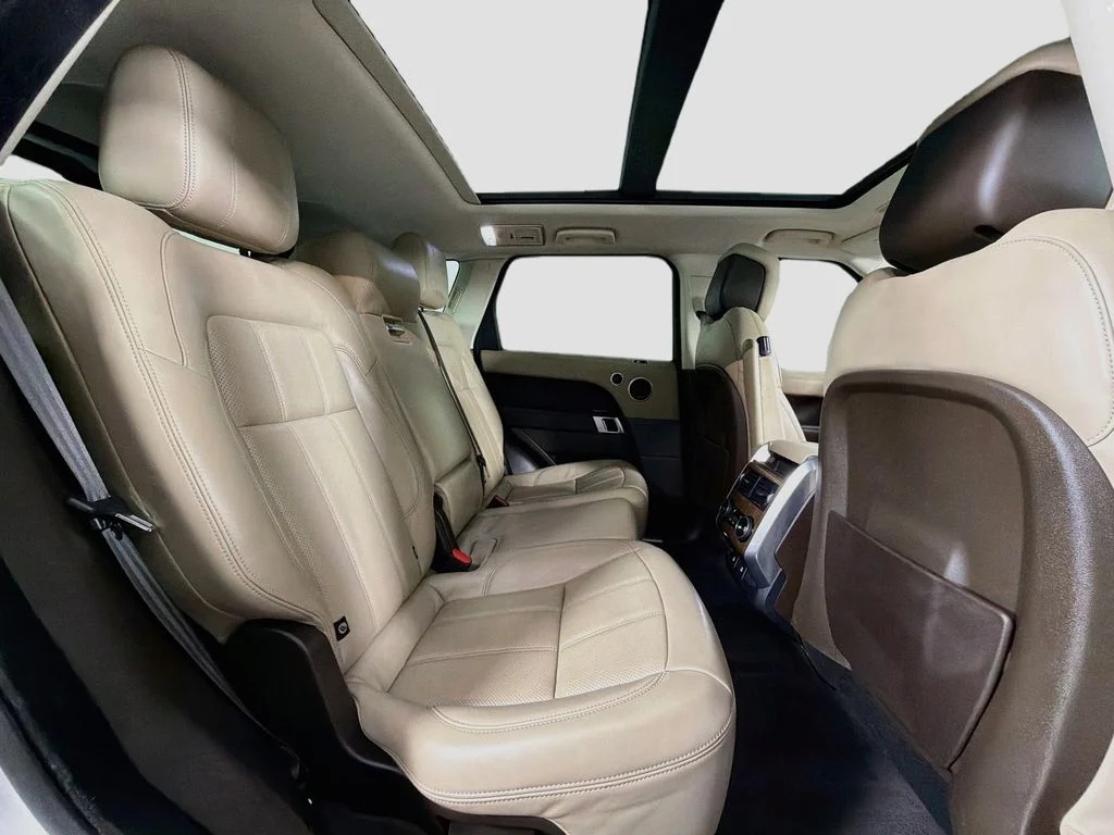 Used 2021 White Land Rover HSE Silver Edition image 29