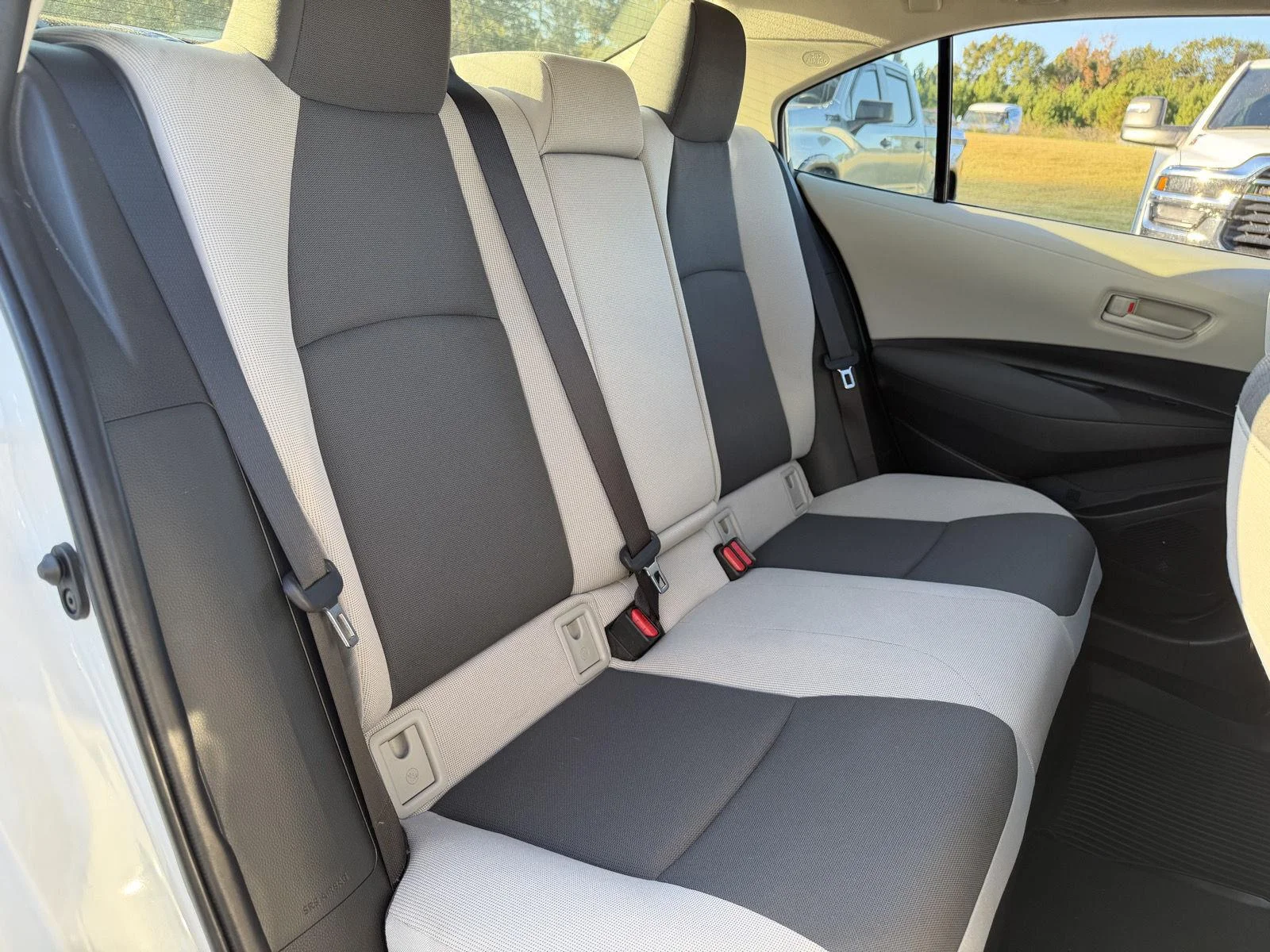 Used 2024 Wind Chill Pearl Toyota Hybrid LE image 21