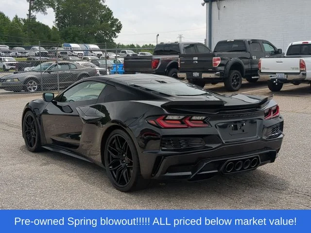 Used 2025 Black Chevrolet Z06 image 11