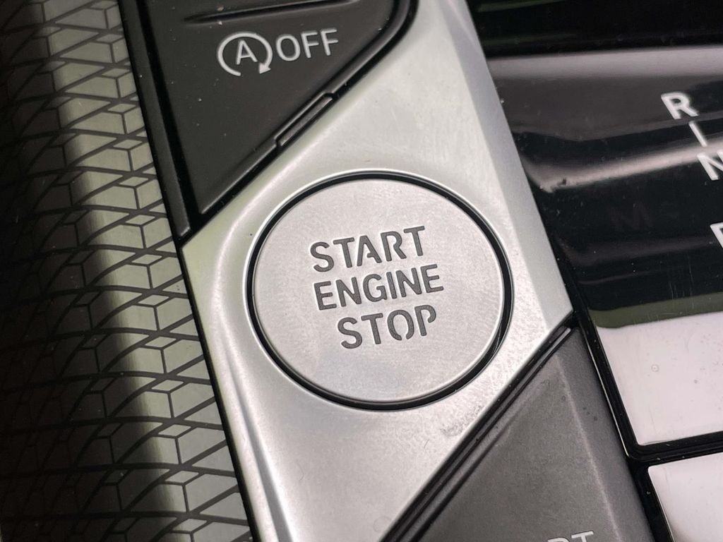 2025 BMW 3 Series 330i - Photo 37