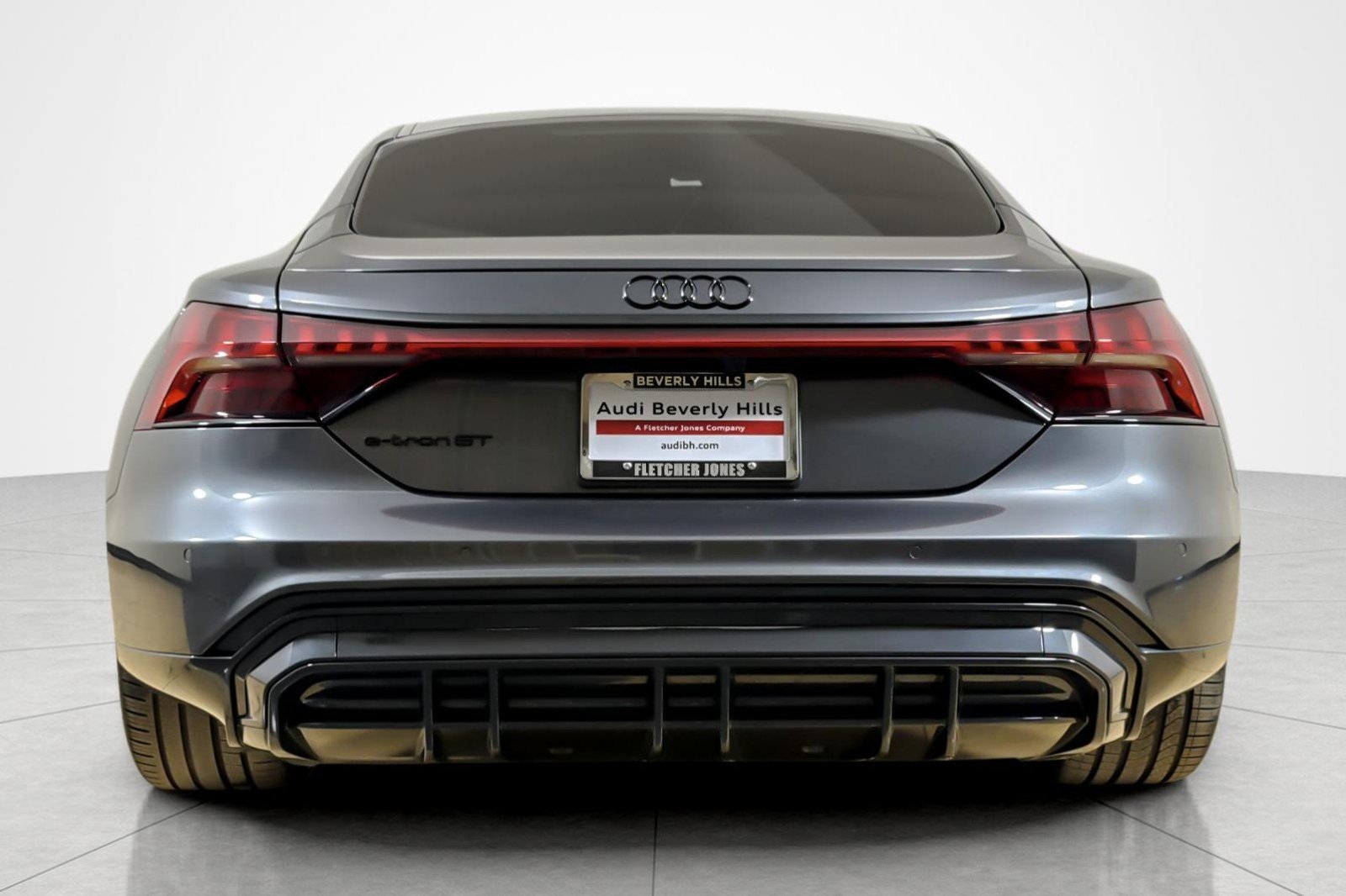 Used 2023 Daytona Gray Pearl Effect Audi Premium Plus quattro image 4