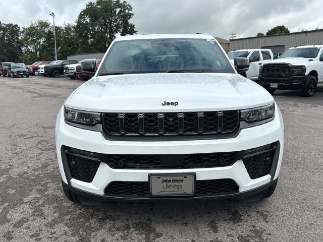 New 2026 Bright White Clear-Coat Exterior Paint Jeep  image 19