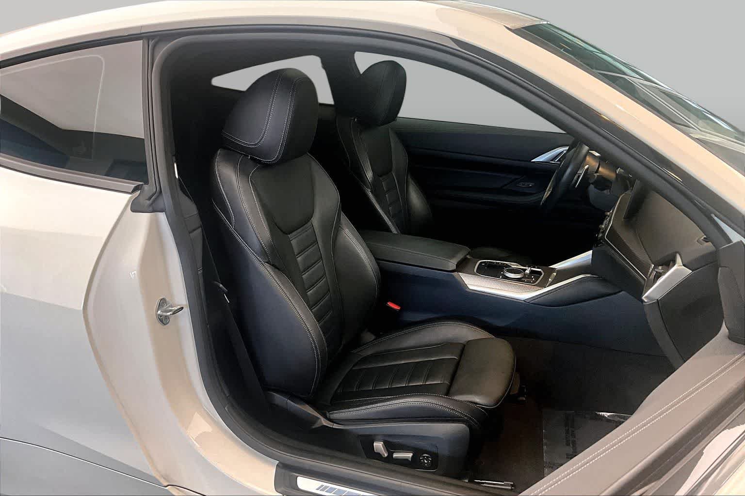 Used 2024 Alpine White BMW M440i image 9