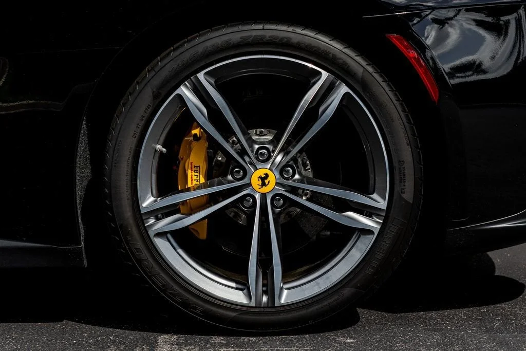 Used 2018 Nero Ferrari V12 image 49