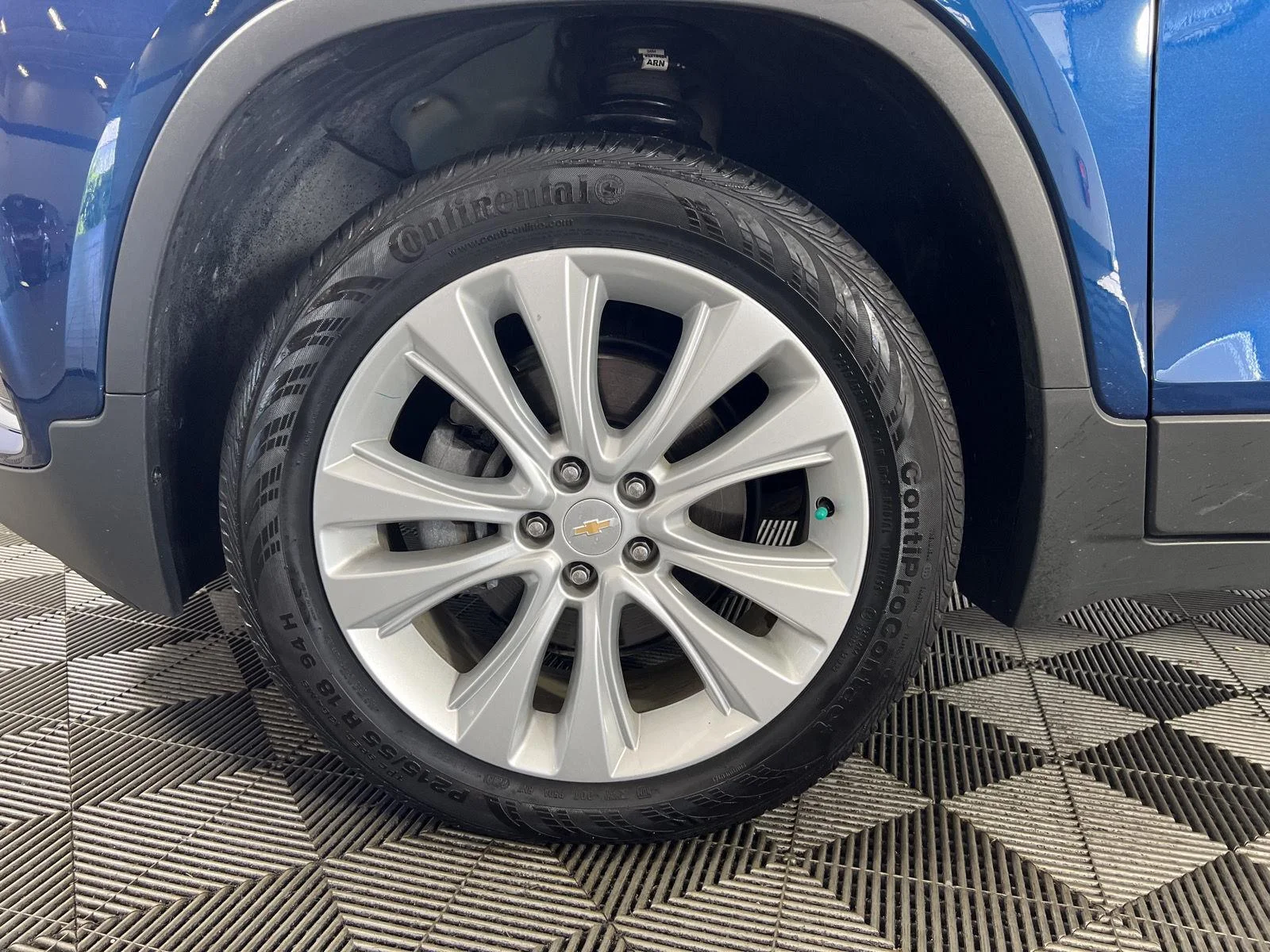Used 2019 Pacific Blue Metallic Chevrolet Premier image 22