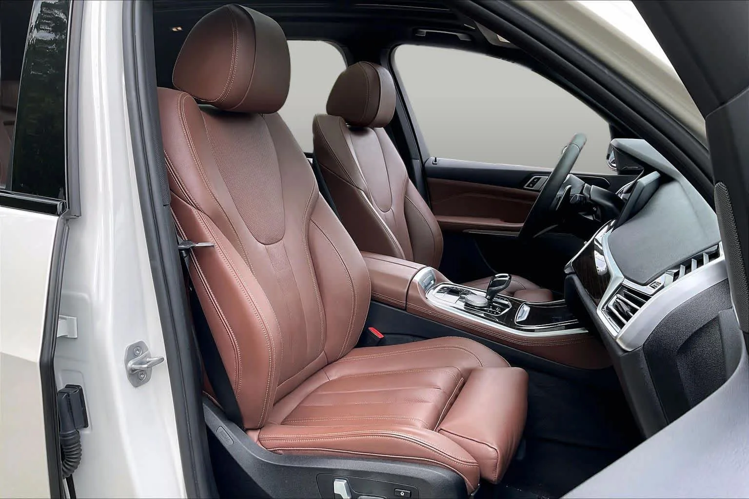 Used 2019 Mineral White Metallic BMW xDrive40i image 8