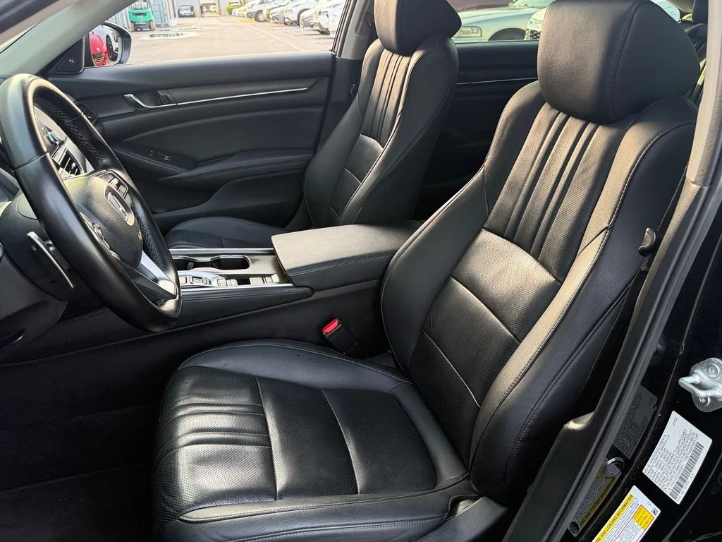 Used 2022 Black Honda Touring image 10