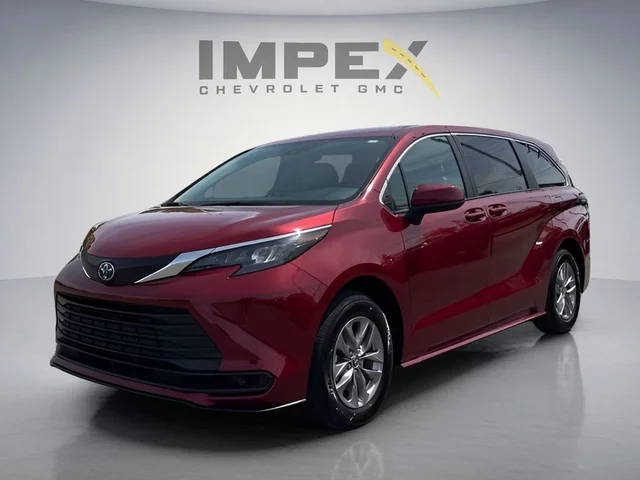 2025 Toyota Sienna LE