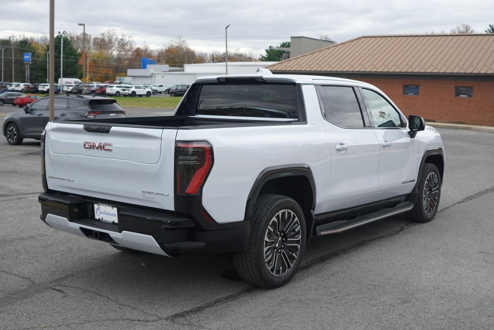 New 2026 Glacier White Tricoat GMC Denali Standard Range image 3