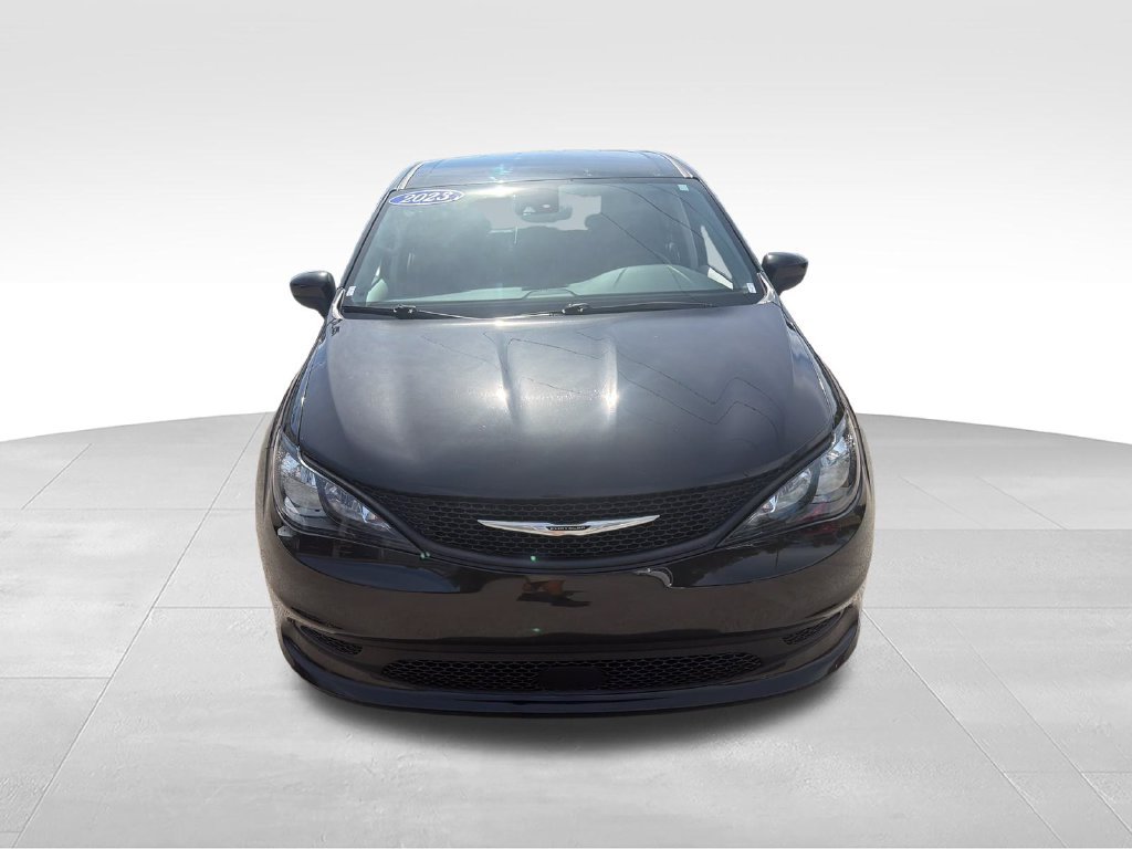 Used 2023 Black Chrysler LX image 8