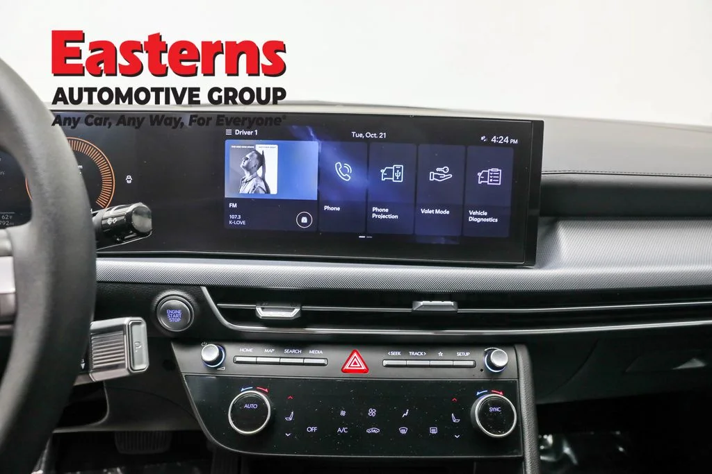 Used 2024 Silver Hyundai SEL image 12