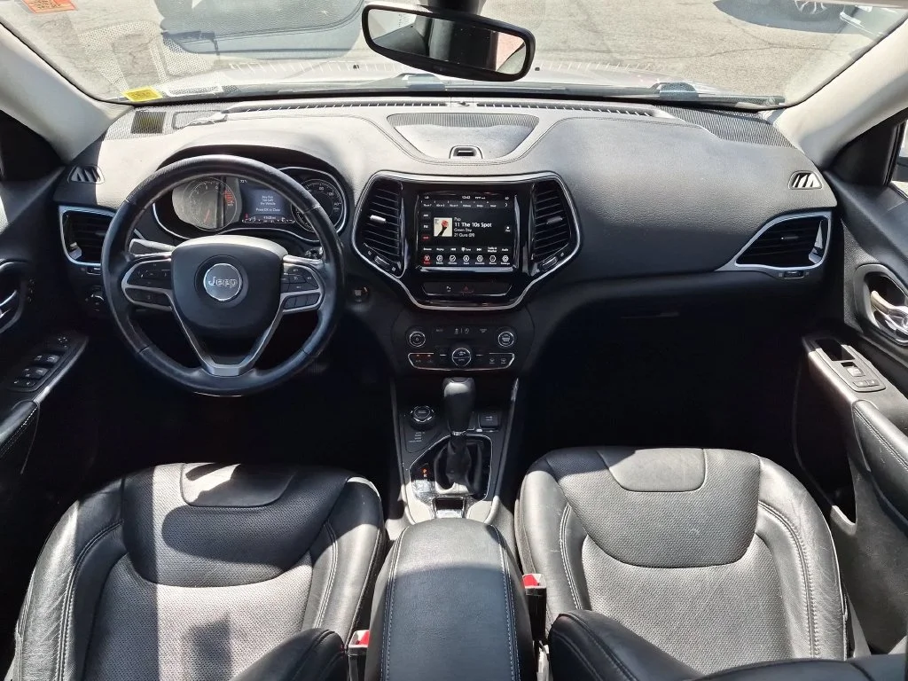 Used 2020 Silver Jeep Limited image 19