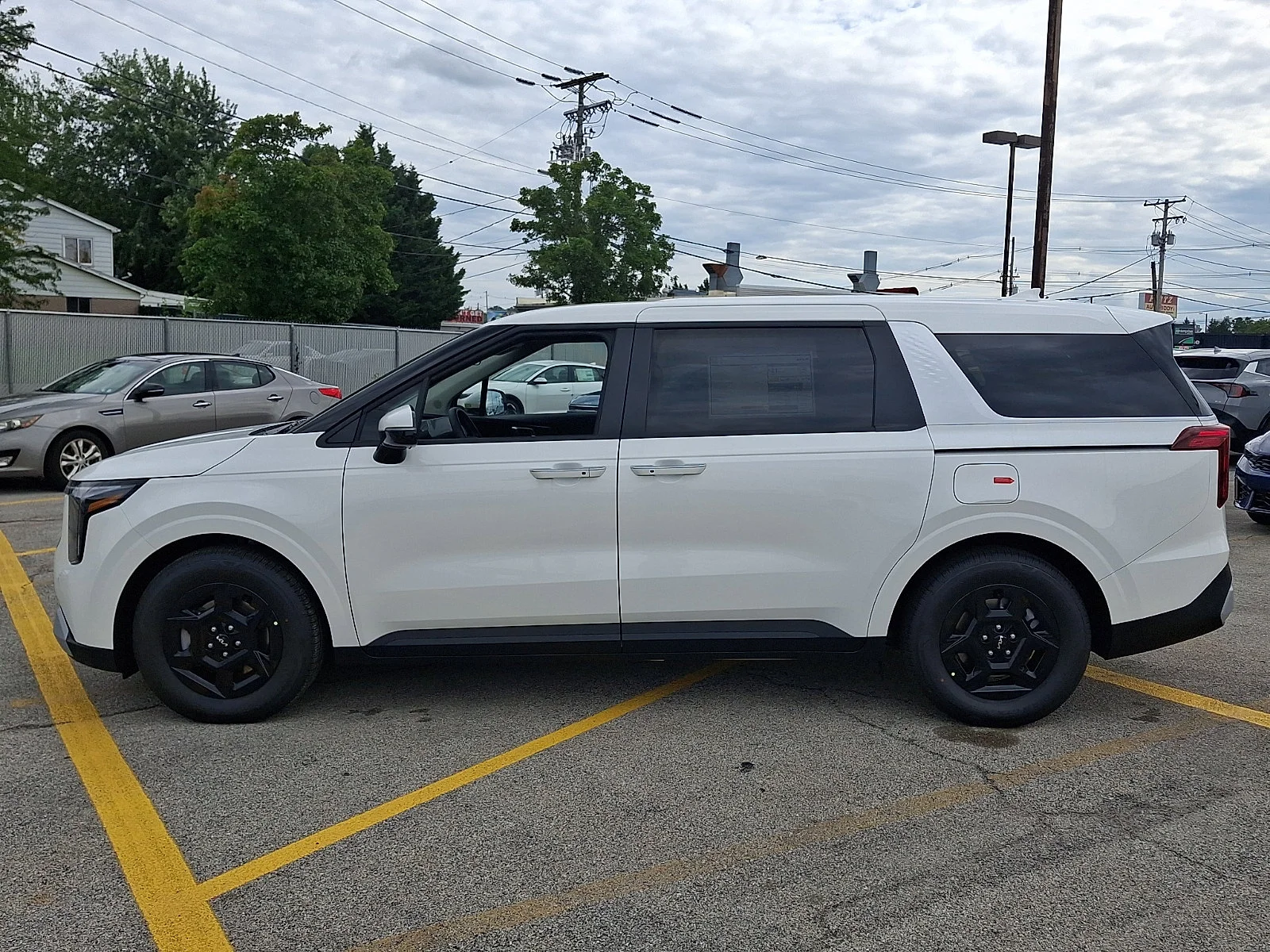 New 2027 White Kia LXS image 5