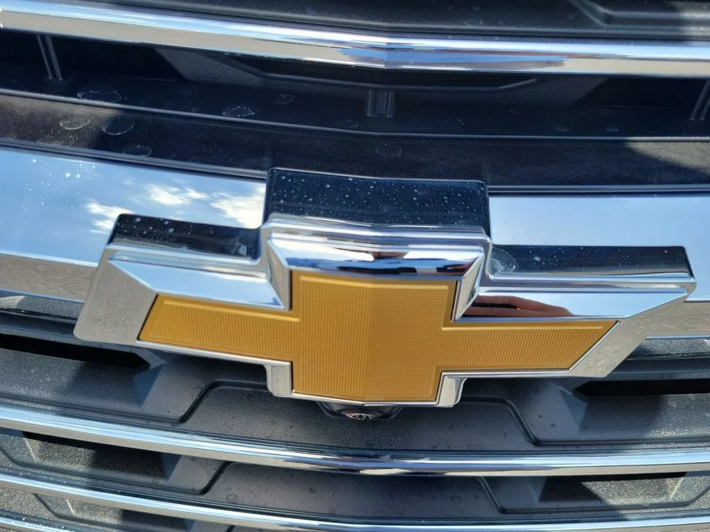 New 2026 Mosaic Black Metallic Chevrolet LT image 32