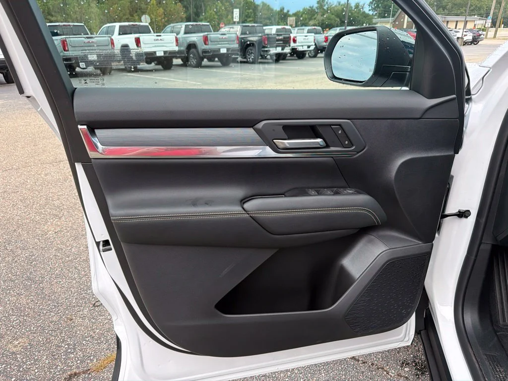 New 2027 Summit White GMC Elevation image 12